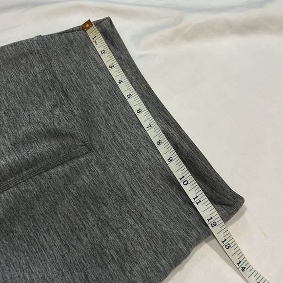 Bally Total Fitness Women’s Grey High-Rise Shorts Medium - 1012 - Picture 4 of 5